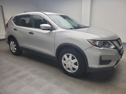 Used 2017 Nissan Rogue S FWD image 11