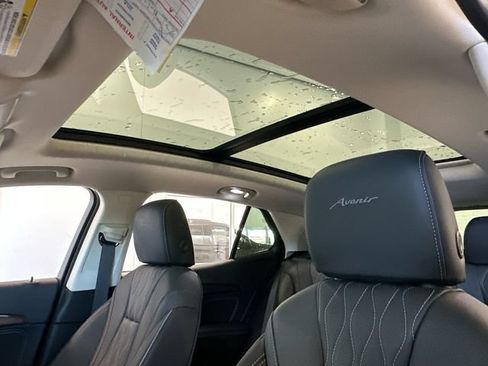 Used 2023 Buick Envision Avenir AWD/4WD image 25