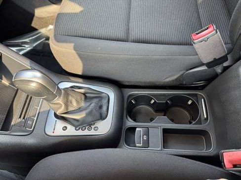 Used 2017 Volkswagen Tiguan S image 27