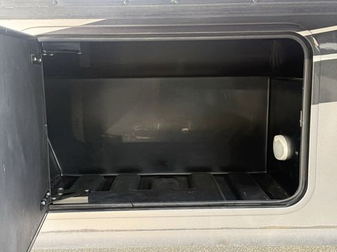 Used 2021 Ford F550 4x4 Regular Cab Super Duty w/ XLT Value Package image 30