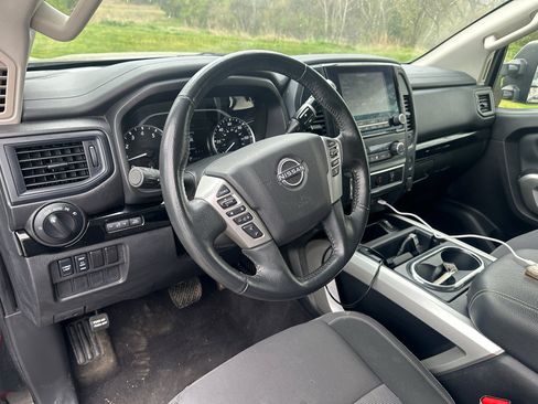 Used 2023 Nissan Titan SV w/ SV Convenience Package image 15