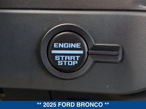 Used 2025 Ford Bronco Badlands AWD/4WD image 50