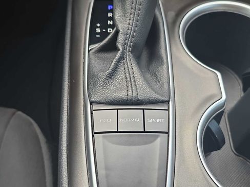 Used 2022 Toyota Camry LE image 22