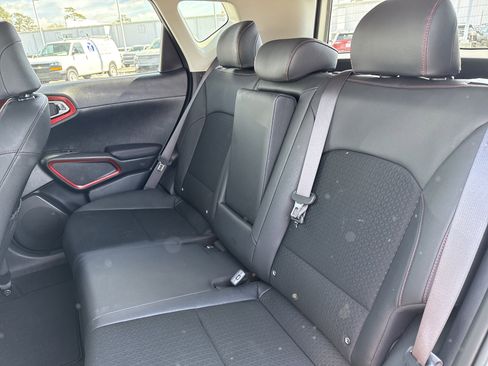 Used 2025 Kia Soul GT-Line image 40