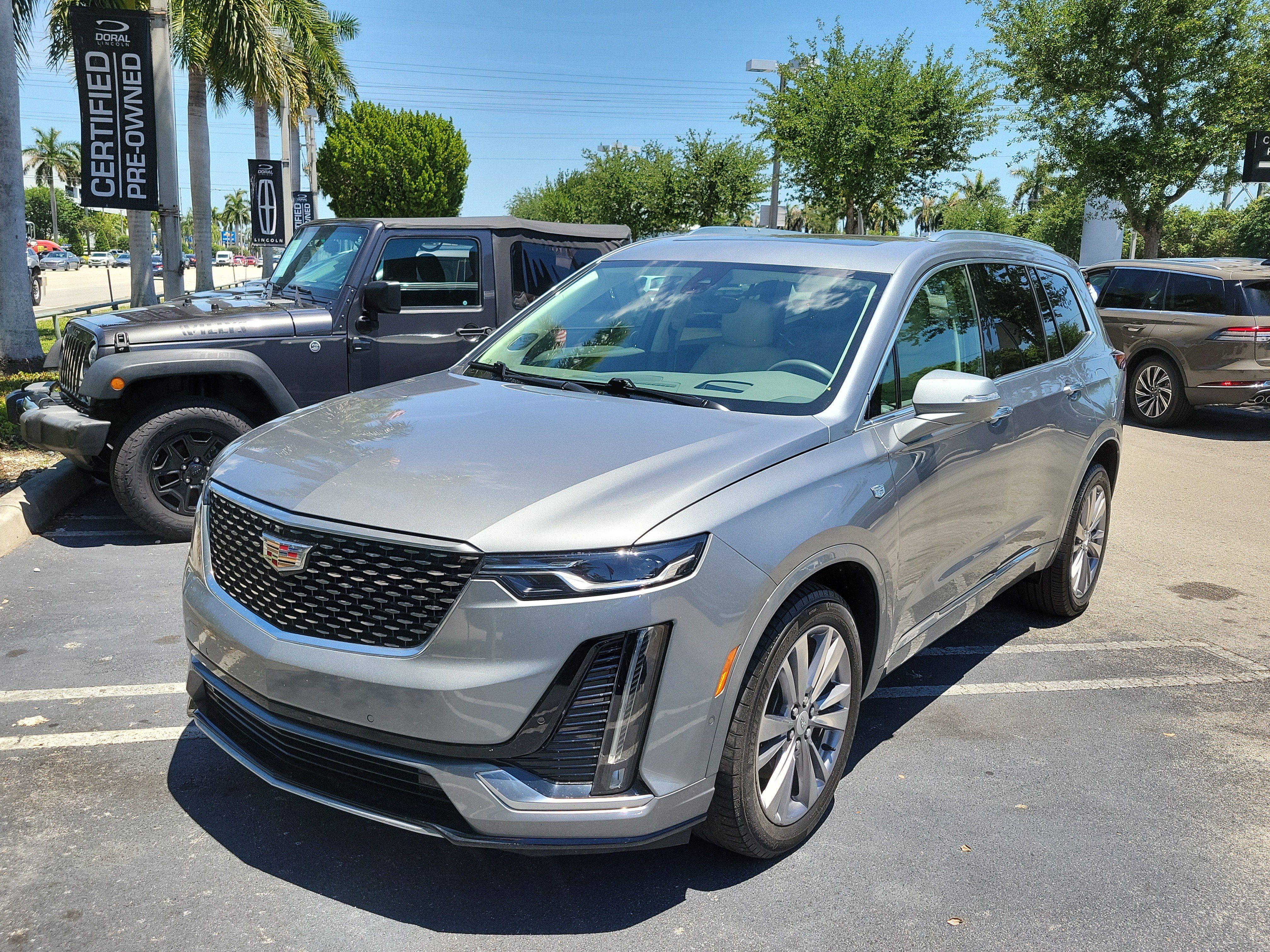 Used 2023 Cadillac XT6 Premium Luxury w/ Technology Package AWD/4WD image 3