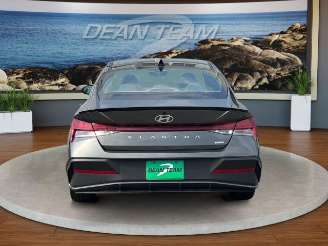 New 2026 Hyundai Elantra SEL FWD image 6