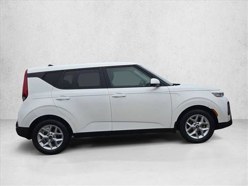 Used 2021 Kia Soul S FWD image 4