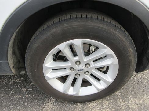 Used 2013 Ford Explorer XLT image 9