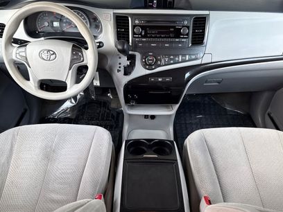 Used 2014 Toyota Sienna LE