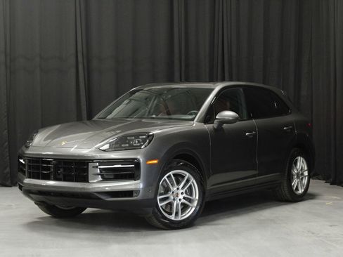 Certified 2025 Porsche Cayenne AWD/4WD image 1