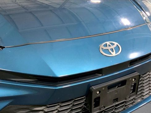 Used 2025 Toyota Camry SE FWD image 30