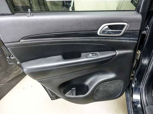 Used 2020 Jeep Grand Cherokee Limited AWD/4WD image 24