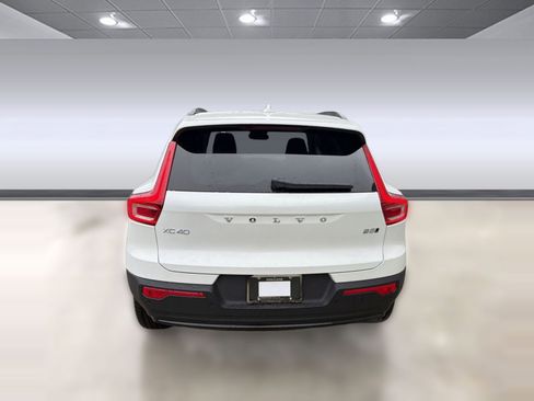 New 2026 Volvo XC40 B5 Core image 10