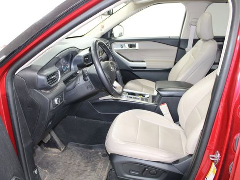 Used 2021 Ford Explorer Limited w/ Equipment Group 301A image 17
