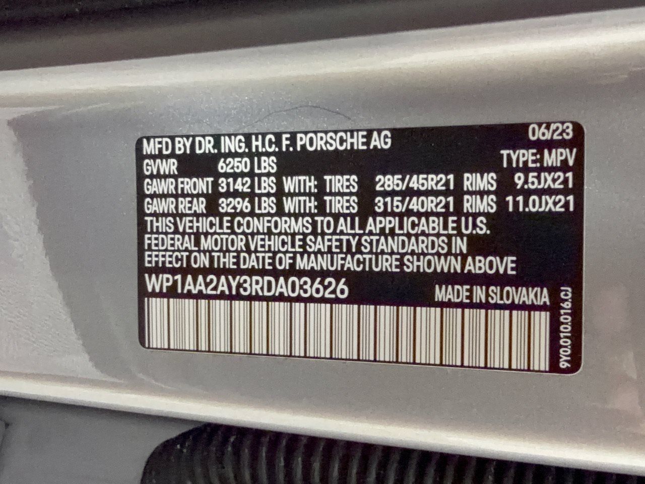 Certified 2024 Porsche Cayenne AWD/4WD image 34
