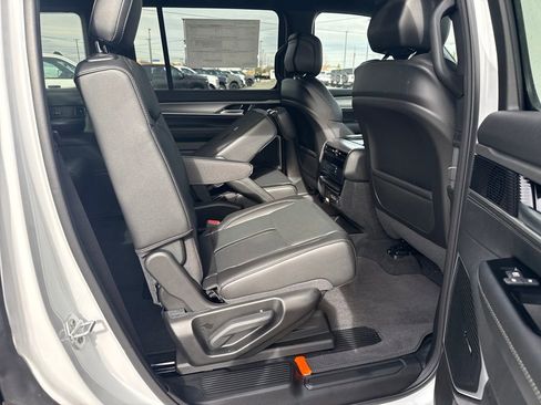 New 2026 Jeep Grand Wagoneer 4WD image 33