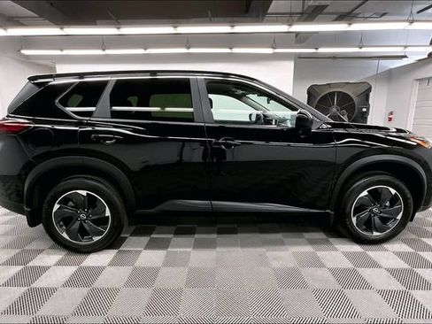 Used 2026 Nissan Rogue SV AWD/4WD image 15