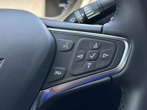 Used 2025 Chevrolet Malibu RS FWD image 30