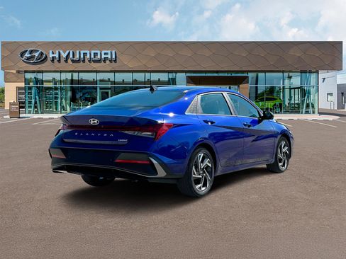 New 2025 Hyundai Elantra Limited image 7