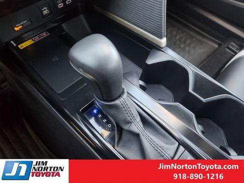 Used 2025 Toyota Camry SE w/ Multimedia Upgrade Package image 21