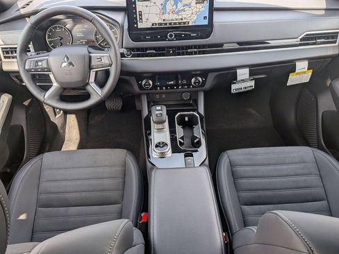 New 2026 Mitsubishi Outlander LE FWD image 26