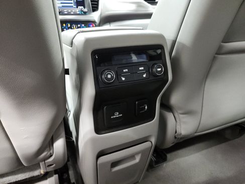 Used 2017 GMC Acadia SLT FWD image 14