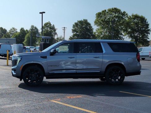 New 2026 GMC Yukon XL Denali w/ Denali Reserve Package AWD/4WD image 2