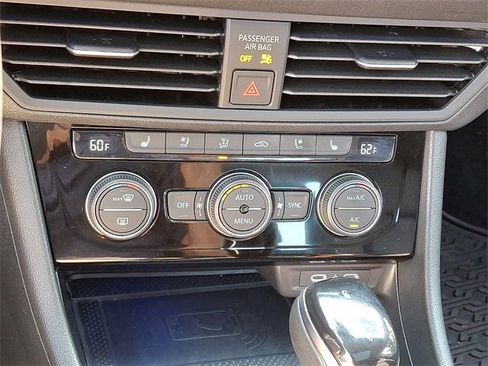 Certified 2024 Volkswagen Jetta SEL image 17