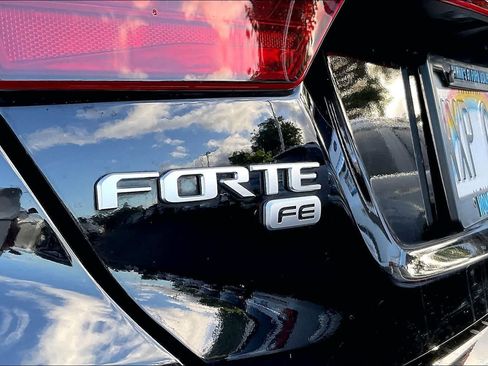 Used 2022 Kia Forte Sedan FWD image 7