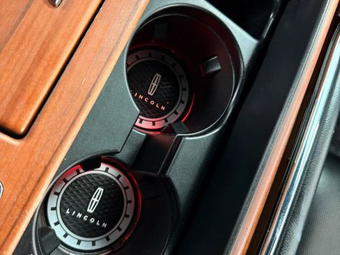 Used 2020 Lincoln Navigator Reserve AWD/4WD image 38
