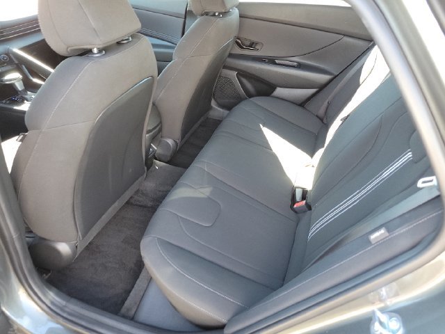 Used 2025 Hyundai Elantra Sport FWD image 25