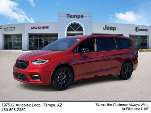 New 2026 Chrysler Pacifica Limited w/ S Appearance Package image 1