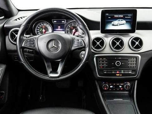 Used 2015 Mercedes-Benz CLA 250 image 15