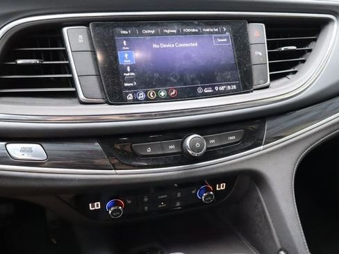 Used 2021 Buick Enclave Essence FWD image 7