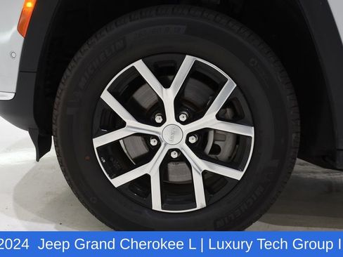 Used 2024 Jeep Grand Cherokee L Limited w/ Luxury Tech Group II image 6