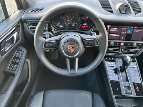 New 2026 Porsche Macan image 15