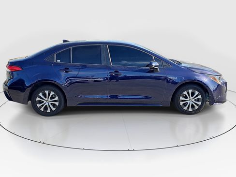 Used 2021 Toyota Corolla LE FWD image 4