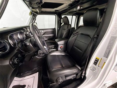 Used 2023 Jeep Wrangler Sahara image 21