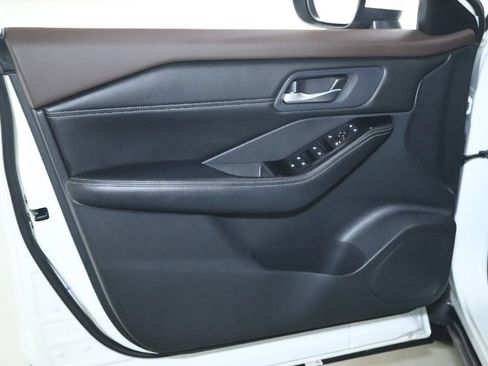 Certified 2023 Nissan Rogue SV w/ SV Premium B Package AWD/4WD image 16