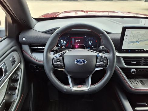 Used 2025 Ford Explorer ST AWD/4WD image 17