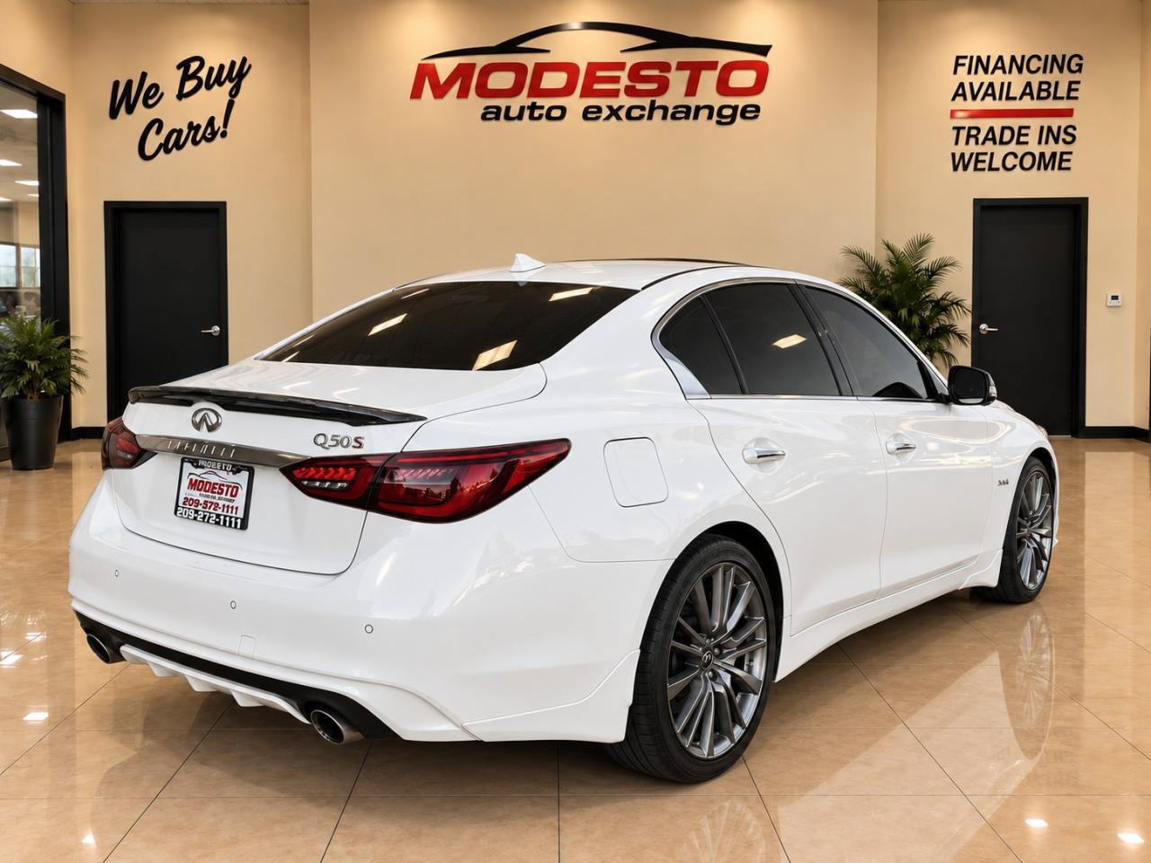 Used 2018 INFINITI Q50 Red Sport 400 w/ Sensory Package (Sport) RWD image 3