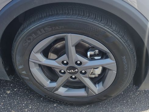 Used 2025 Kia K4 FWD image 9