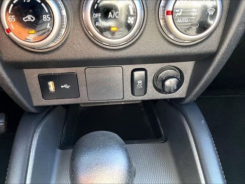 Used 2021 Mitsubishi Outlander Sport ES FWD image 31