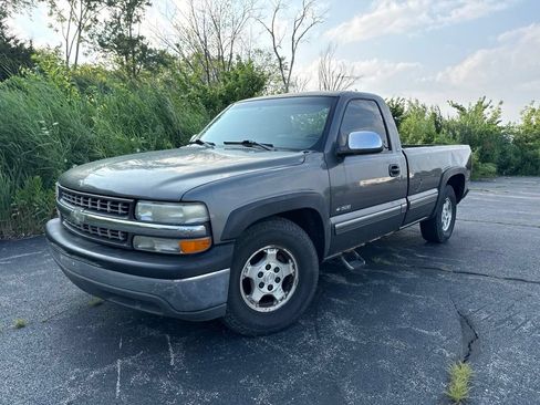 Used 2000 Chevrolet Silverado 1500 LS RWD image 1