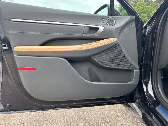 New 2026 Hyundai Sonata Limited FWD image 12
