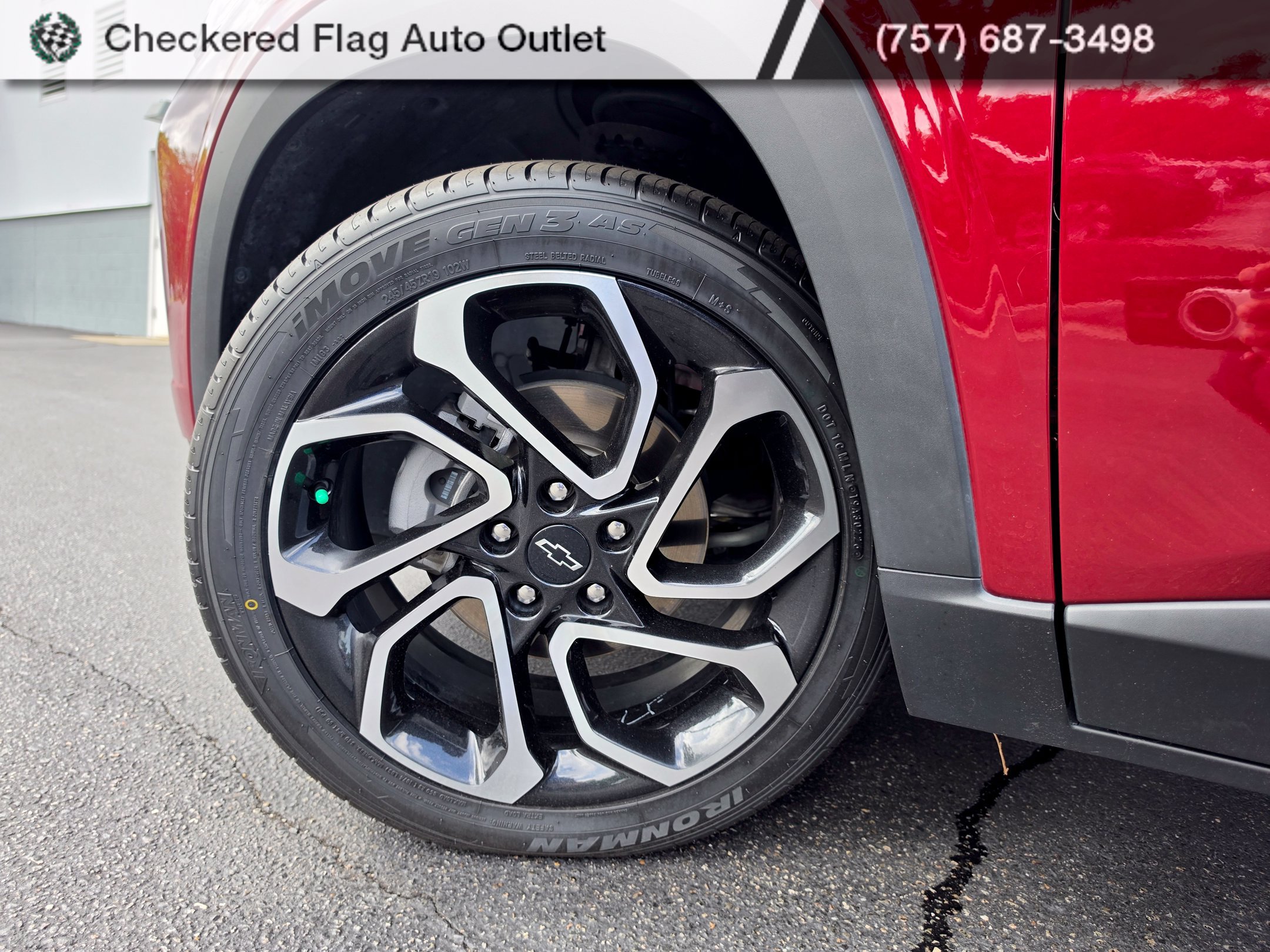 Used 2024 Chevrolet Trax RS w/ Sunroof Package FWD image 13