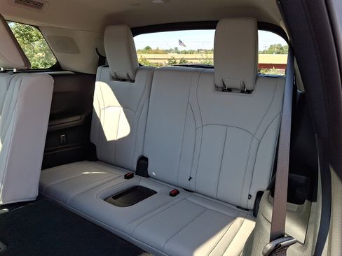 Certified 2026 INFINITI QX60 Luxe w/ Cargo Package AWD/4WD image 10