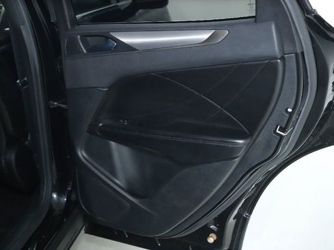 Used 2017 Lincoln MKC Premiere image 31