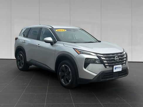 Used 2024 Nissan Rogue SV AWD/4WD image 7