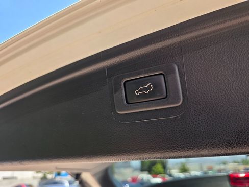 Used 2018 Subaru Outback 2.5i Limited AWD/4WD image 20